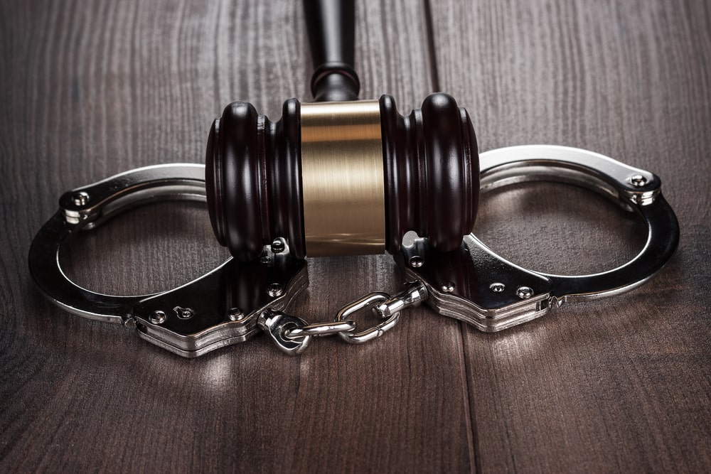 Read more about the article Misdemeanor Vs. Felony Charges And How A Criminal Defense Lawyer Handles Each